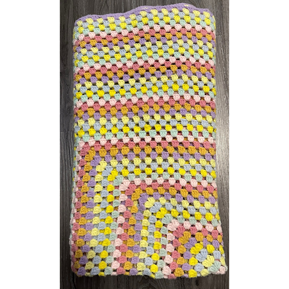 Vintage Mid 1970's Era Handmade Crochet Afghan Quilt - Picture 3 of 3